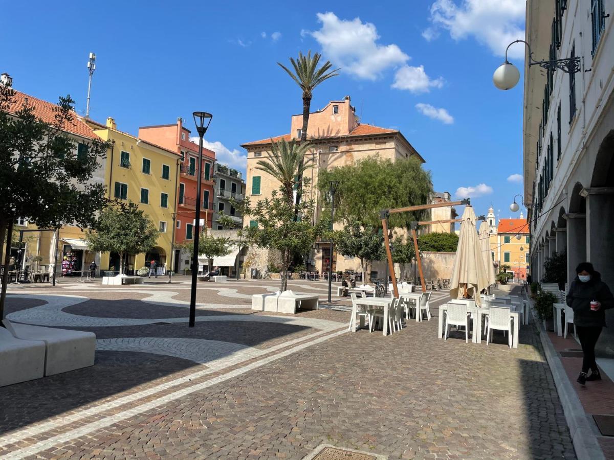 Appartamento Stella Marina In Pieno Centro Di Pietra Ligure Sulla Passeggiata E A Un Passo Dal Mare מראה חיצוני תמונה