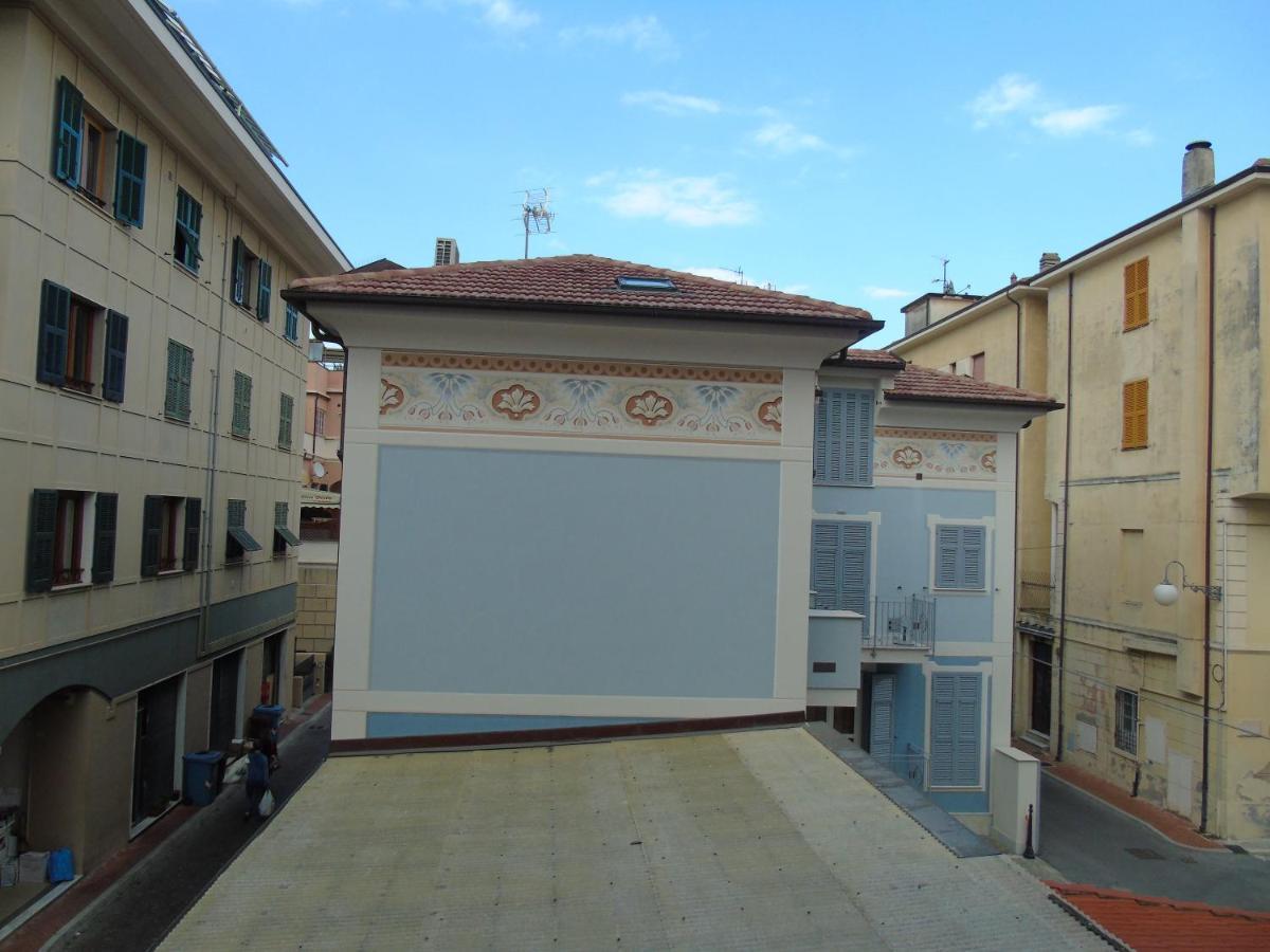 Appartamento Stella Marina In Pieno Centro Di Pietra Ligure Sulla Passeggiata E A Un Passo Dal Mare מראה חיצוני תמונה